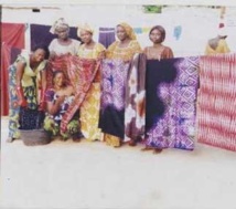 THIOMBY/ LUTTE CONTRE LA PAUVRETE Les femmes à l’école de la teinture et de la fabrique de savon THIOMBY/ LUTTE CONTRE LA PAUVRETE Les femmes à l’école de la teinture et de la fabrique de savon