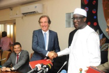 FINANCEMENT DU PROJET DE LIGNE D’INTERCONNEXION DE L’OMVG L’AFD DECAISSE PLUS DE 26 MILLIARDS DE FRANCS CFA FINANCEMENT DU PROJET DE LIGNE D’INTERCONNEXION DE L’OMVG L’AFD DECAISSE PLUS DE 26 MILLIARDS DE FRANCS CFA