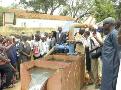 Accès à l’eau potable : 20 nouveaux forages en cours de construction à Dakar et à Thiès